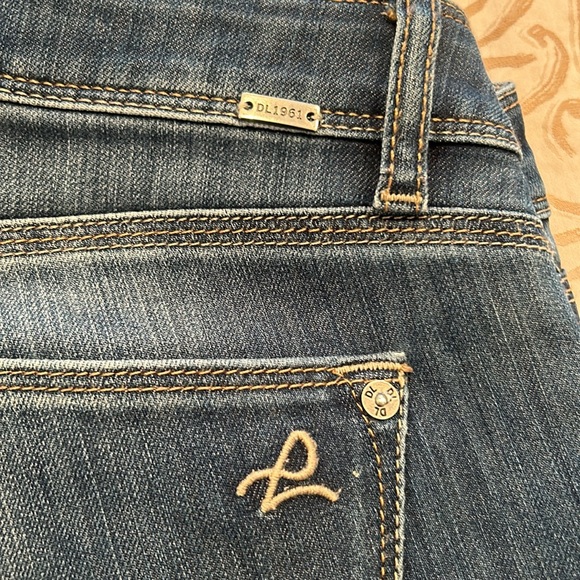 DL1961 Mid Rise Skinny Ankle - Picture 3 of 7